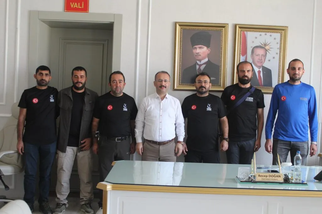 Yesevi Hareketi Genel Başkanımız Mahmut CÖMERT ve Yönetimi, Adıyaman Valiliği Özel Kalem Müdürü ile Görüştü