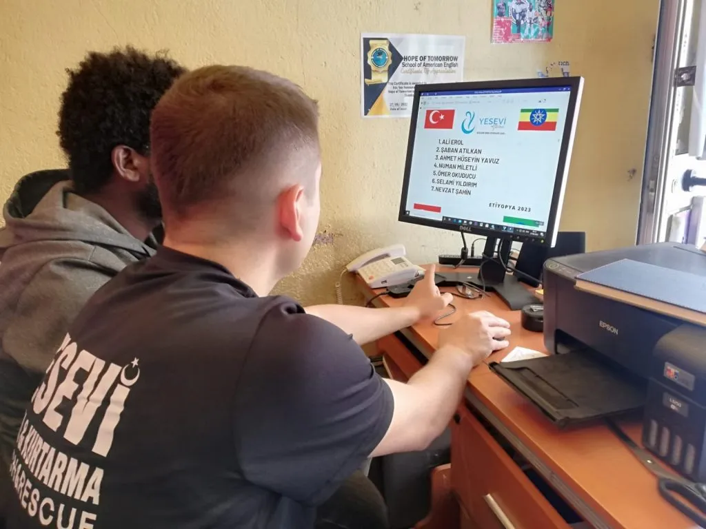Genel Başkan Yardımcımız Ahmet Erkan Başıbüyük Afrika’da kurban çalışmalarına devam ediyor.