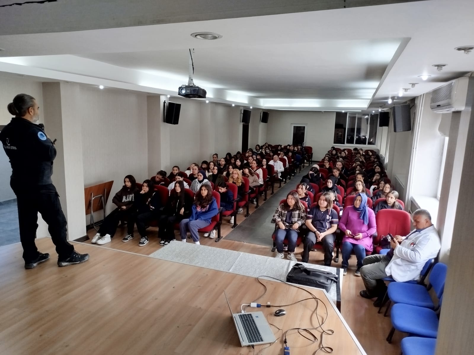 Behice Yazgan Kız Anadolu Lisesi’nde Afet Farkındalık Eğitimi!