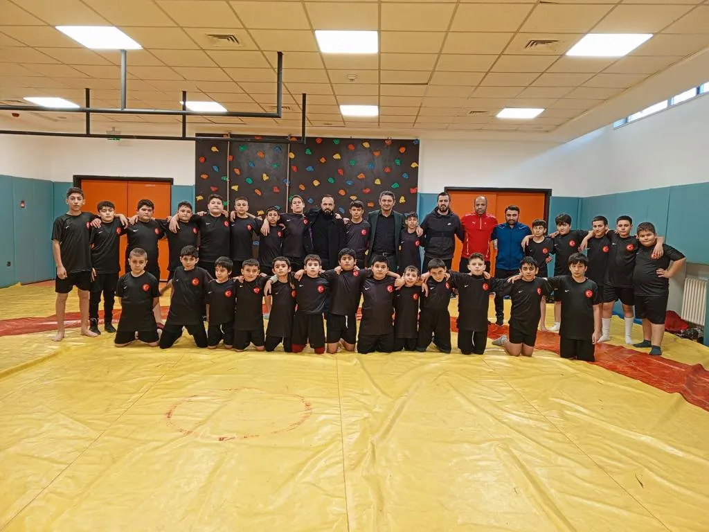 Yesevi Spor Kulübü Gençlerimizi Geleceğe Hazırlıyoruz!