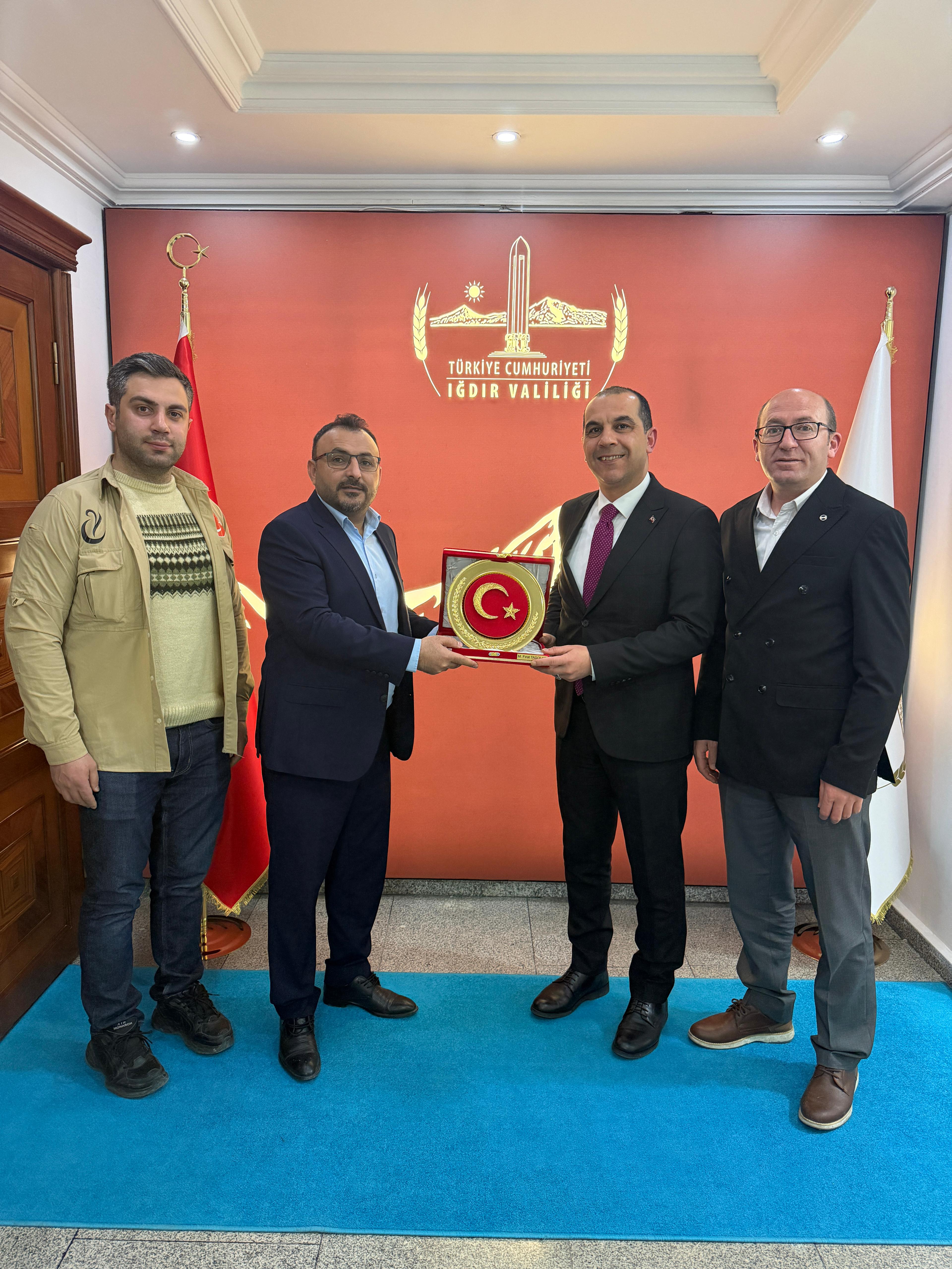 Yesevi Hareketi’nden Iğdır Valisi M. Fırat Taşolar’a Ziyaret